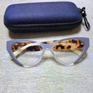 Female plastic readers