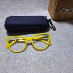 Female plastic readers
