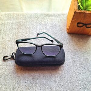 Male - anti reflective UV ray protective reader