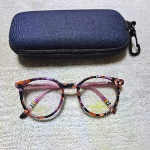 Unisex plastic readers