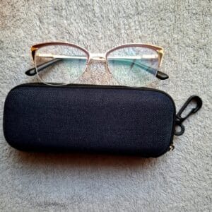 Female metal frame reading glasses