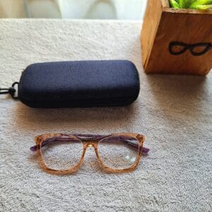 Unisex plastic readers