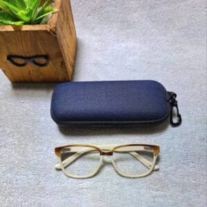 Unisex plastic readers