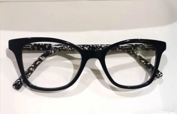 Female plastic readers