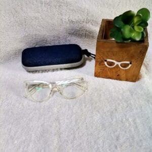 Female Plastic Reader