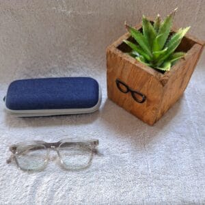 Anti reflective reading glasses