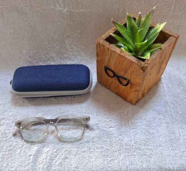 Anti reflective reading glasses