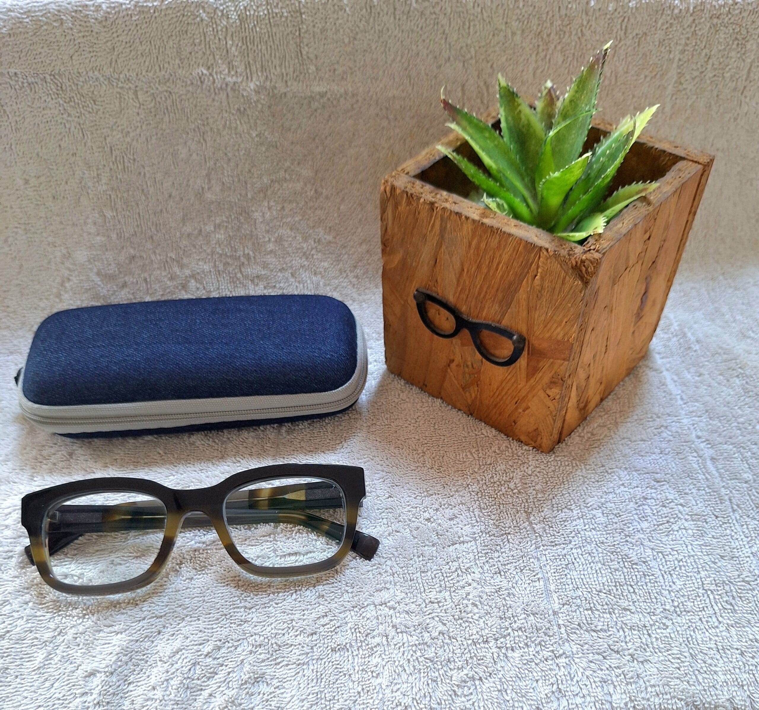 Anti reflective reading glasses