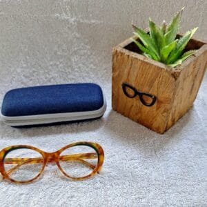 Anti reflective reading glasses