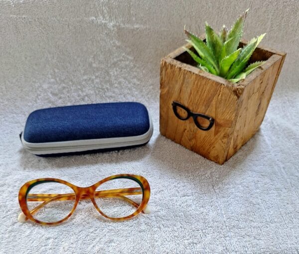 Anti reflective reading glasses