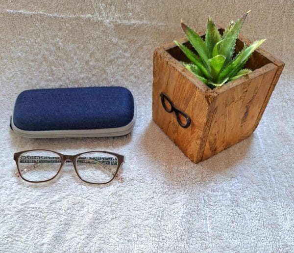 Anti reflective reading glasses