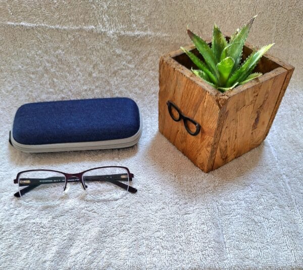 Anti reflective reading glasses