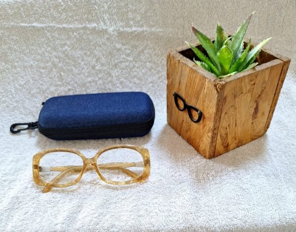 Anti reflective reading glasses