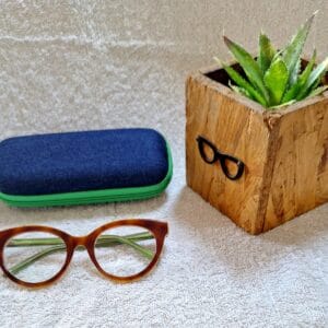 Anti reflective reading glasses