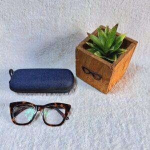 Anti reflective reading glasses