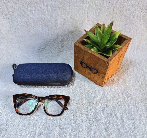 Anti reflective reading glasses