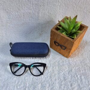 Anti reflective reading glasses