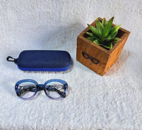 Anti reflective reading glasses