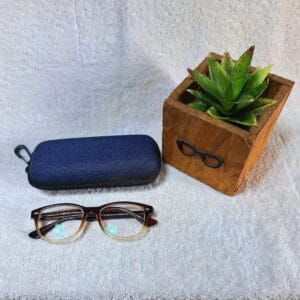 Anti reflective reading glasses