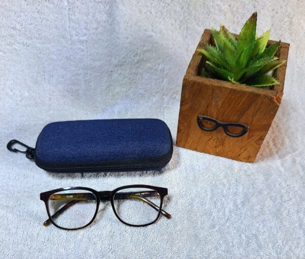 Anti reflective reading glasses
