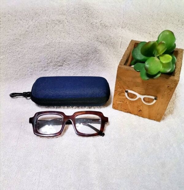 White Readers - Image 3