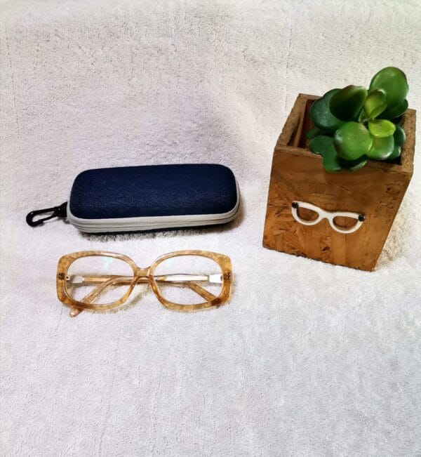 Anti reflective reading glasses