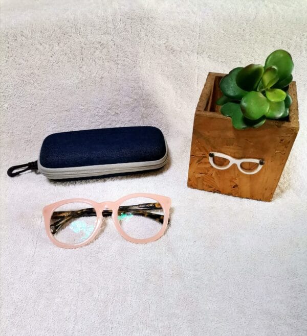 Anti reflective reading glasses