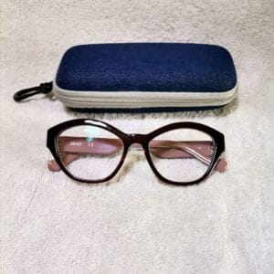 Anti reflective reading glasses