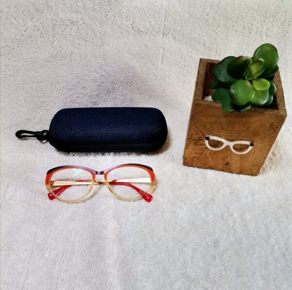 Anti reflective reading glasses