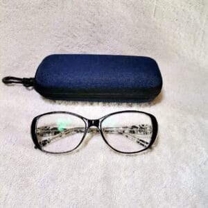 Anti reflective reading glasses