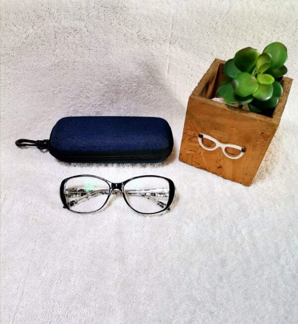 Anti reflective reading glasses