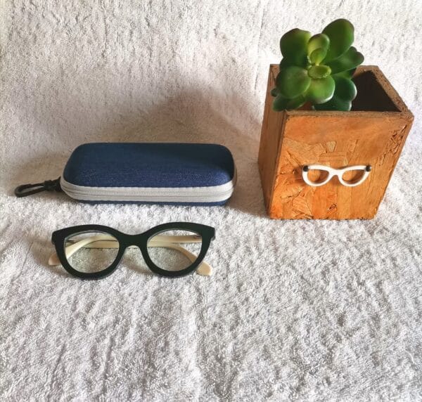 Bifocal Photochromic Readers
