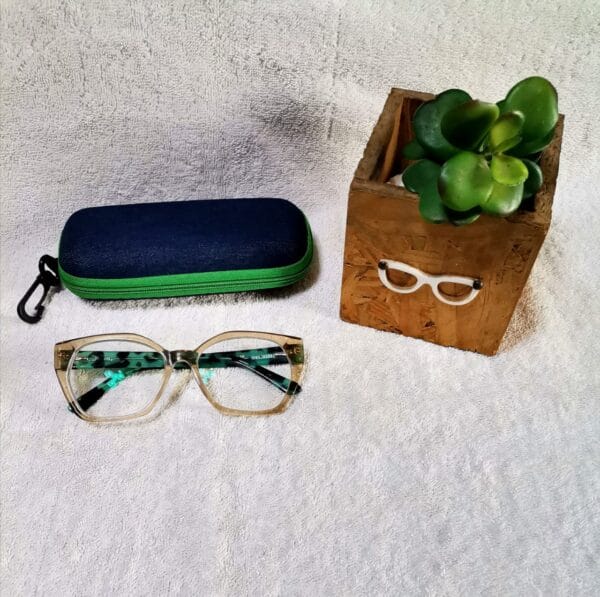 Bifocal Photochromic Readers