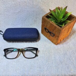 Anti reflective reading glasses