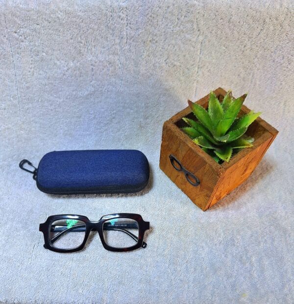 Anti reflective reading glasses