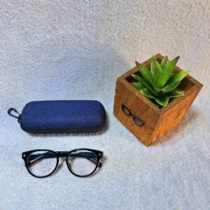 Anti reflective reading glasses