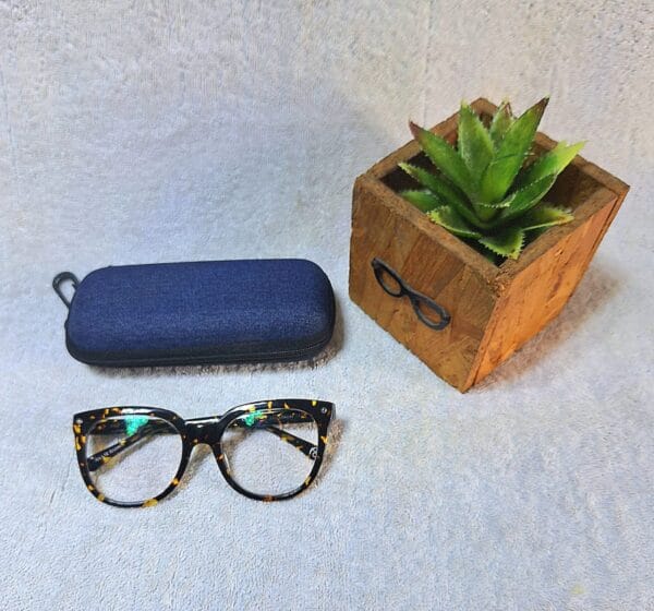 Anti reflective reading glasses