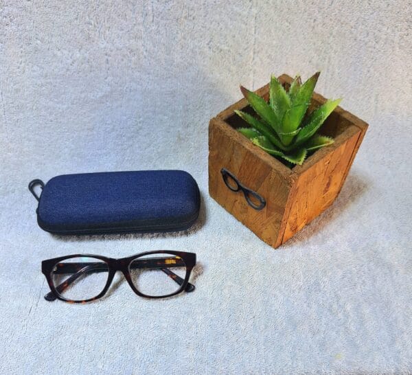 Anti reflective reading glasses