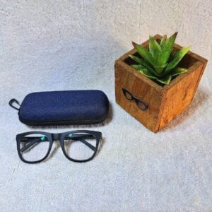 Anti reflective reading glasses
