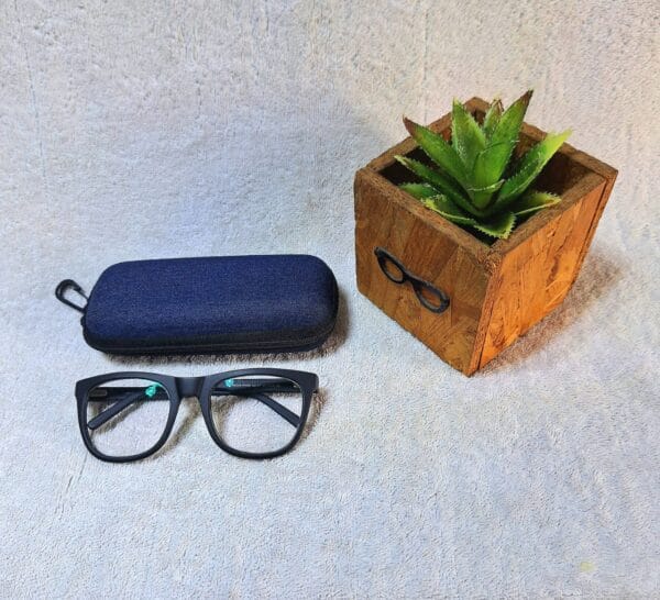 Anti reflective reading glasses