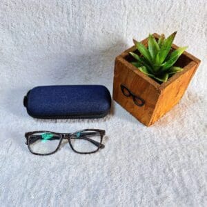 Anti reflective reading glasses