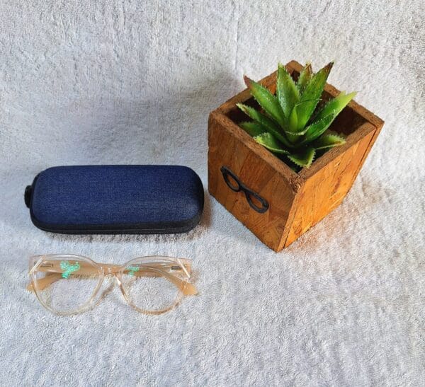 Anti reflective reading glasses