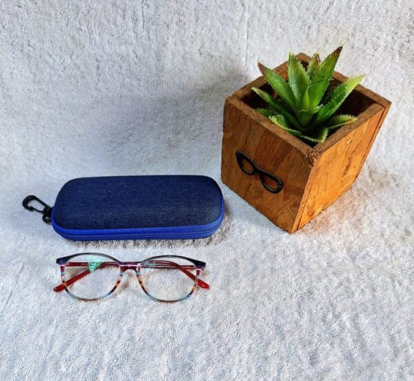 Anti reflective reading glasses