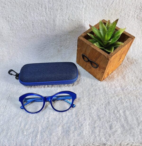 Anti reflective reading glasses