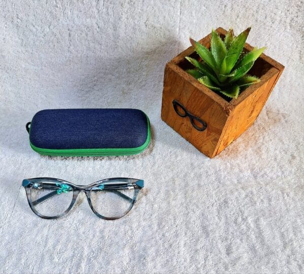 Anti reflective reading glasses