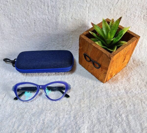 Anti reflective reading glasses
