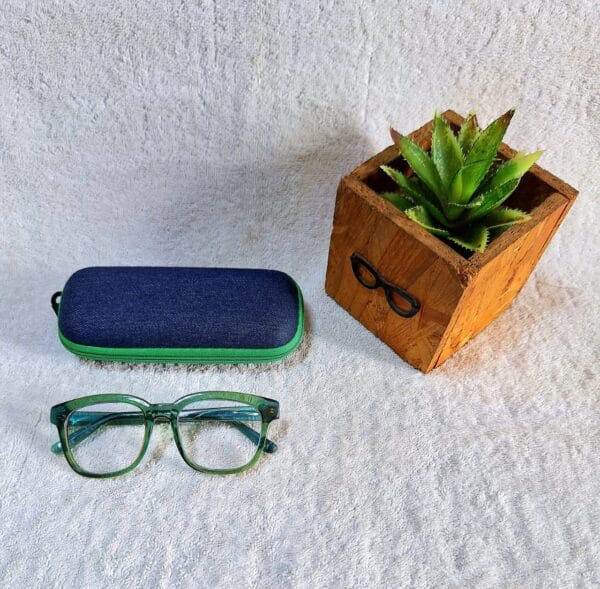 Anti reflective reading glasses