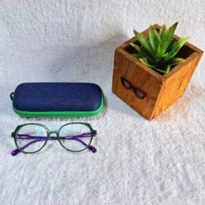 Anti reflective reading glasses