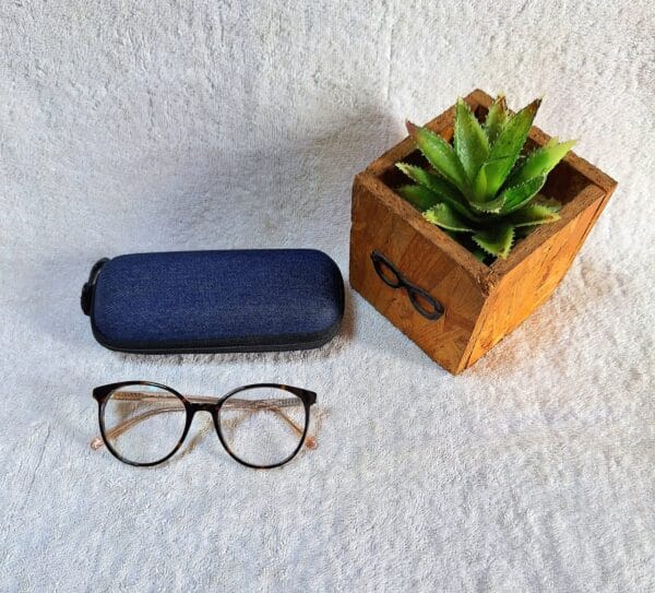 Anti reflective reading glasses